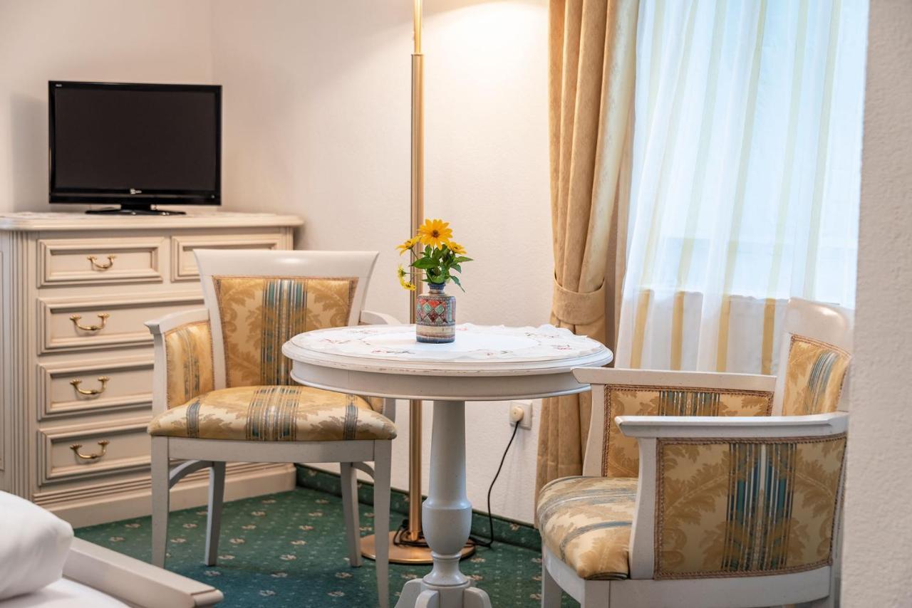Hotel Weisse Lilie - B&B Rio di Pusteria Екстериор снимка