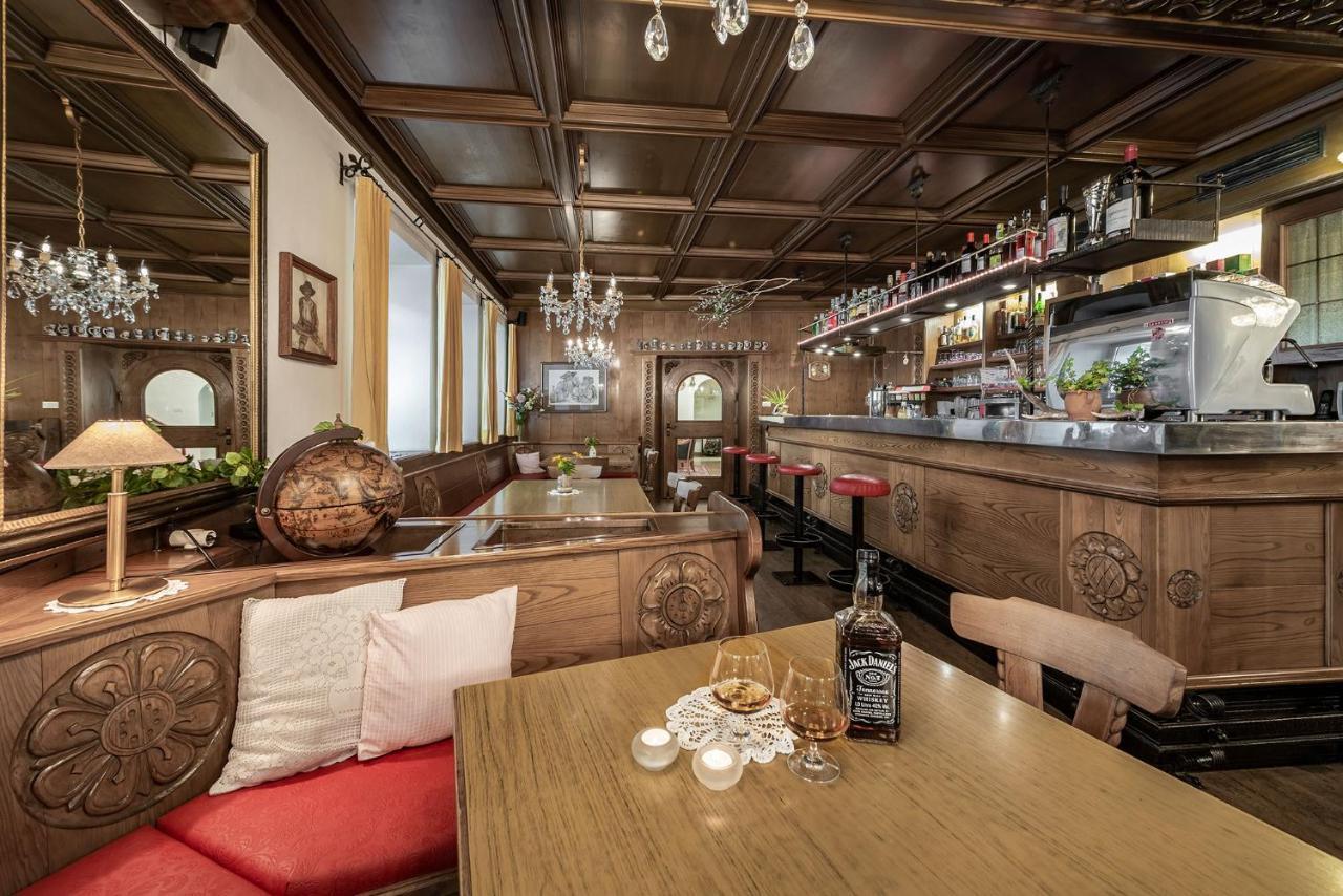 Hotel Weisse Lilie - B&B Rio di Pusteria Екстериор снимка