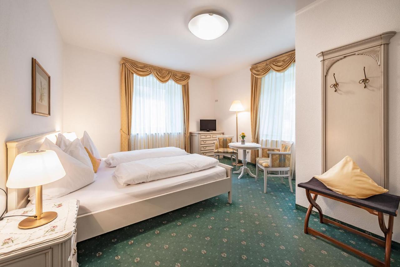 Hotel Weisse Lilie - B&B Rio di Pusteria Екстериор снимка