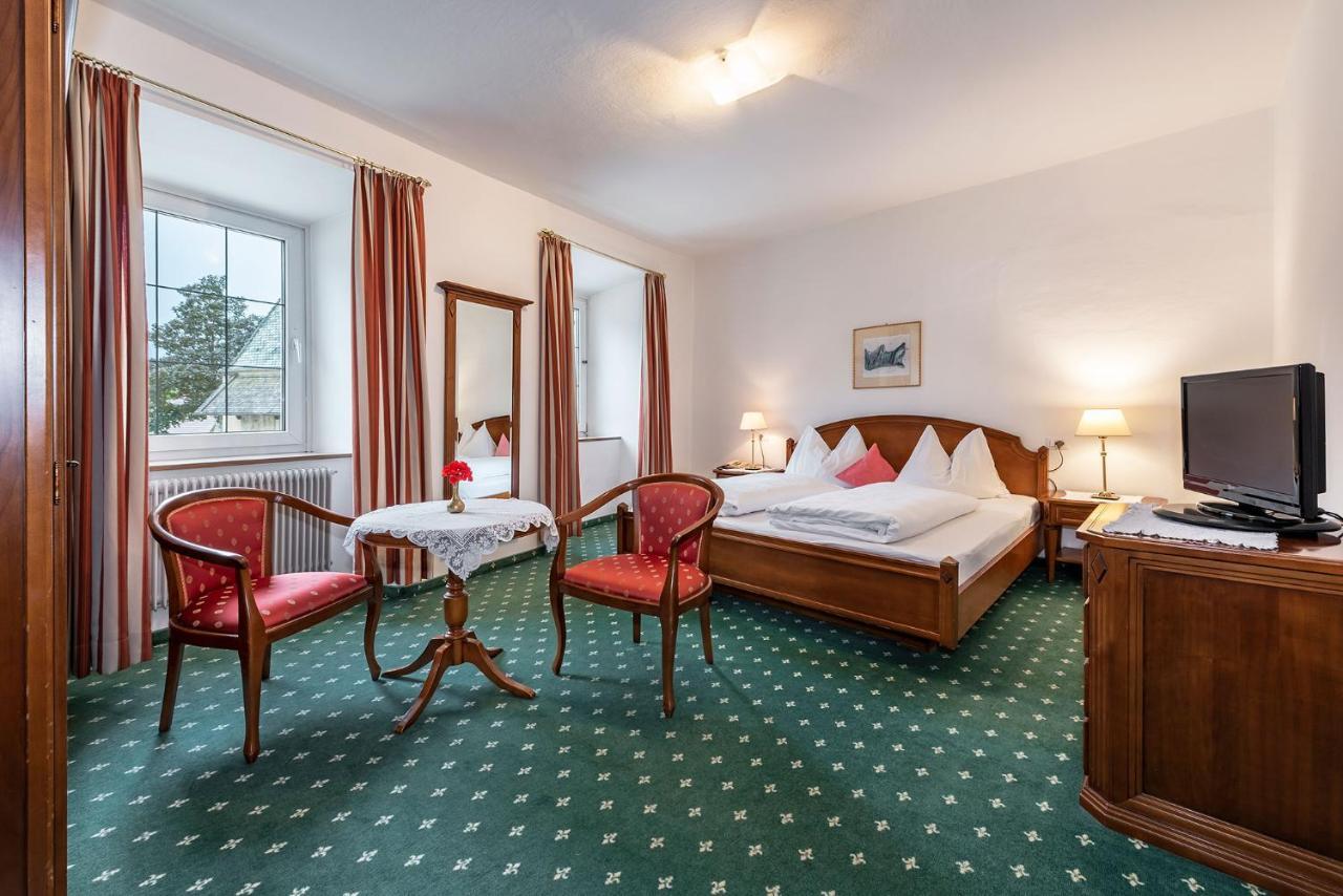 Hotel Weisse Lilie - B&B Rio di Pusteria Екстериор снимка