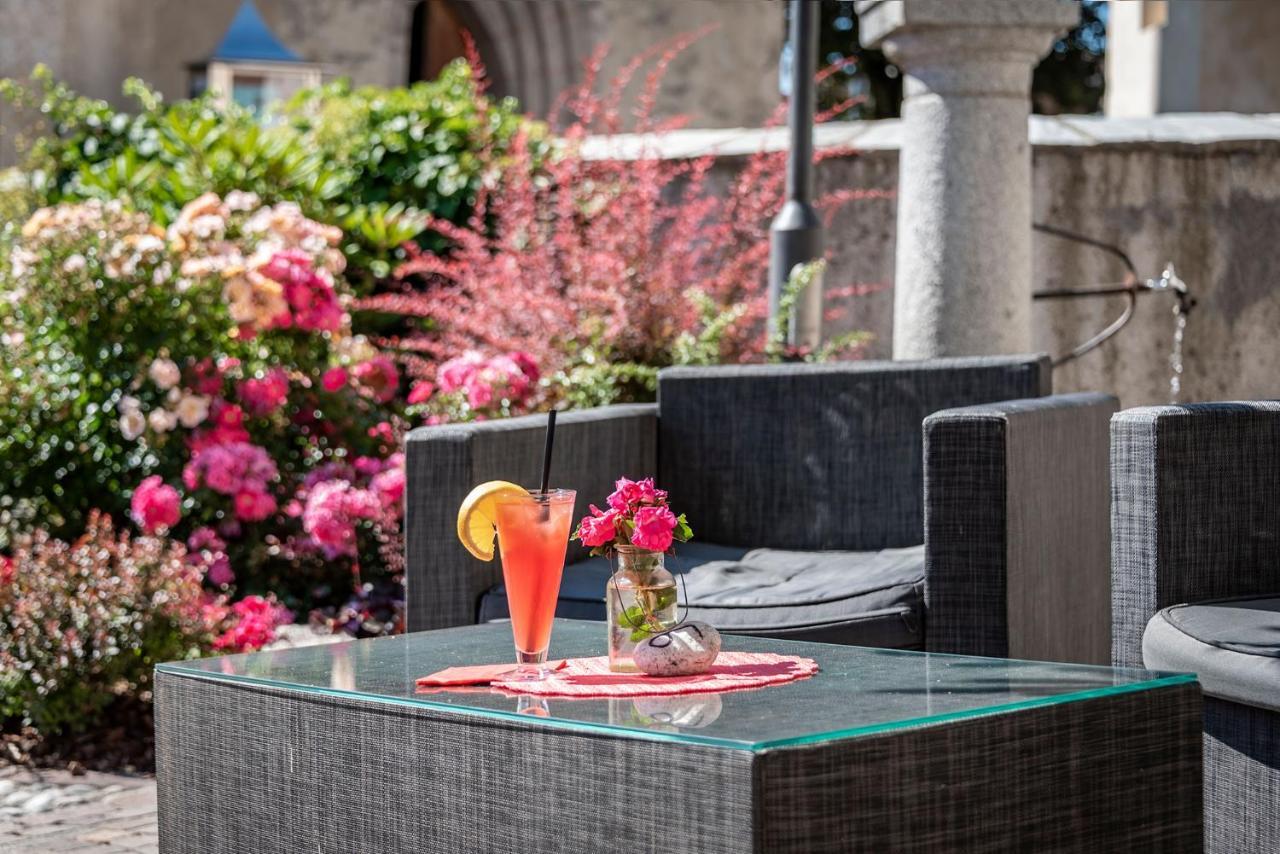 Hotel Weisse Lilie - B&B Rio di Pusteria Екстериор снимка