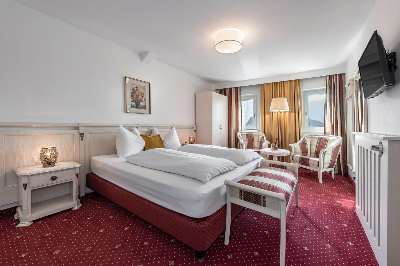 Hotel Weisse Lilie - B&B Rio di Pusteria Екстериор снимка