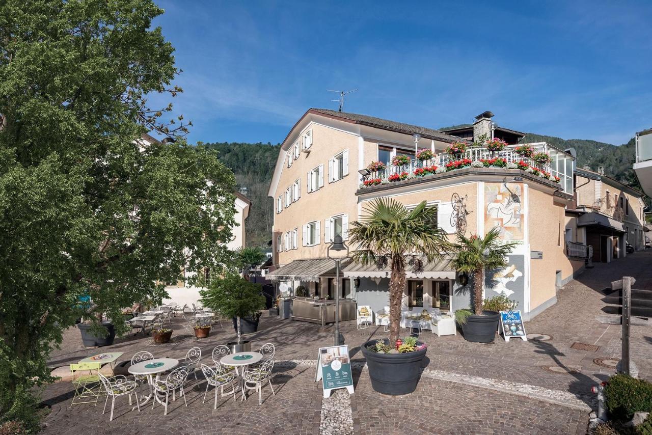 Hotel Weisse Lilie - B&B Rio di Pusteria Екстериор снимка