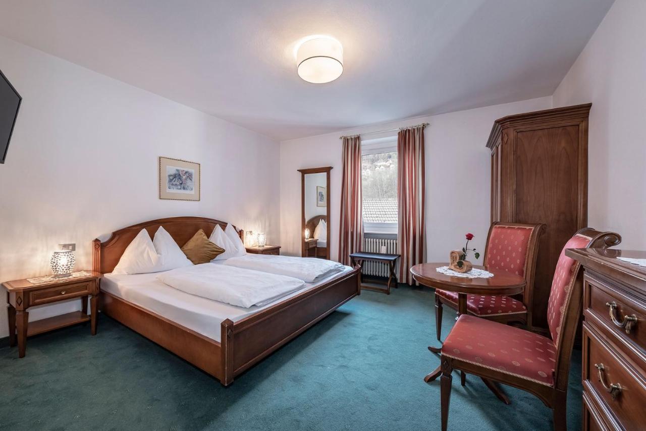 Hotel Weisse Lilie - B&B Rio di Pusteria Екстериор снимка